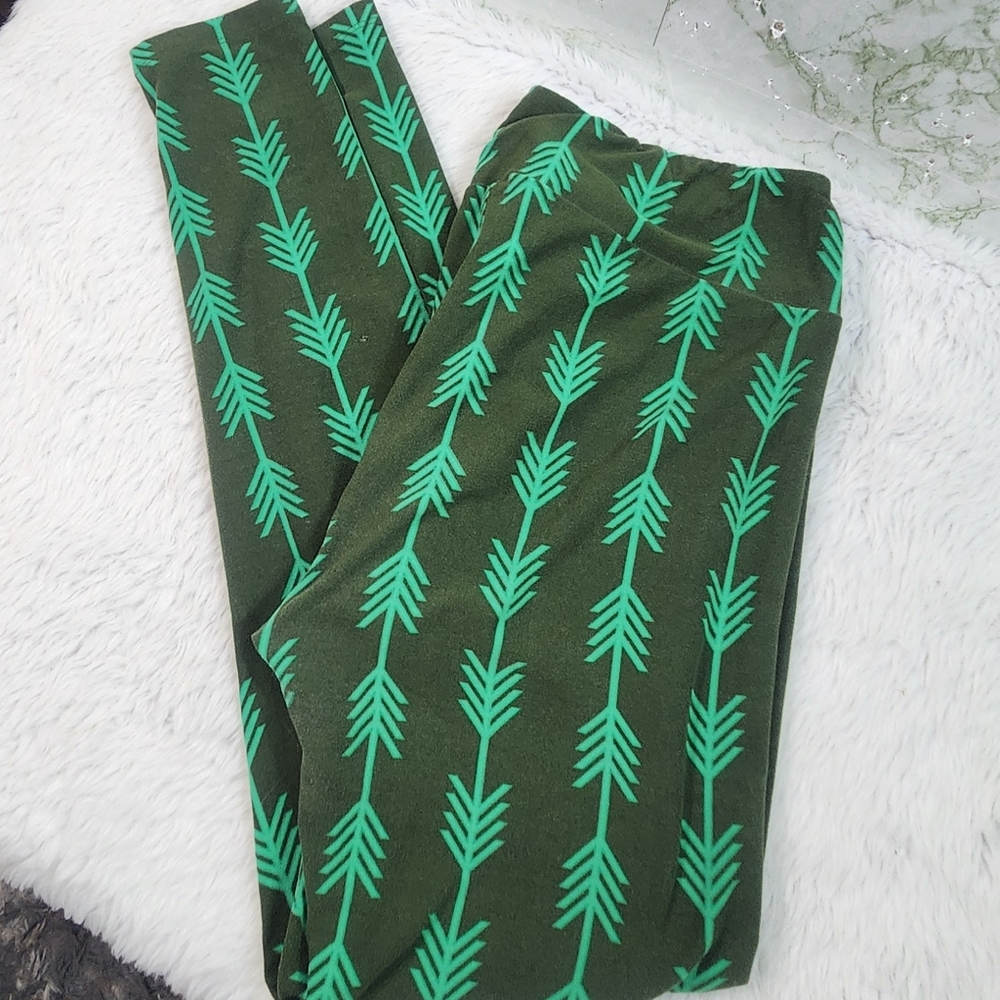 LuLaRoe Tall & Curvy Leggings